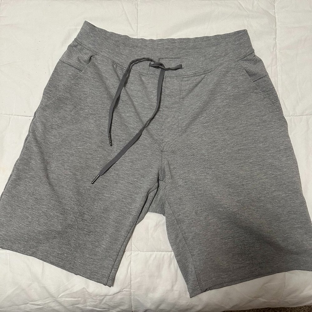 MENS LULULEMON SWEAT SHORTS